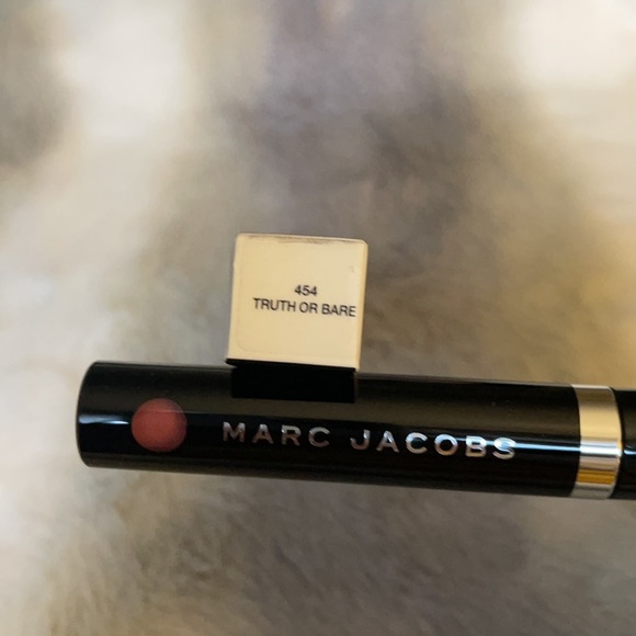 - Marc Jacobs Beauty Le Marc Liquid Lip Creme - Picture 2 of 4